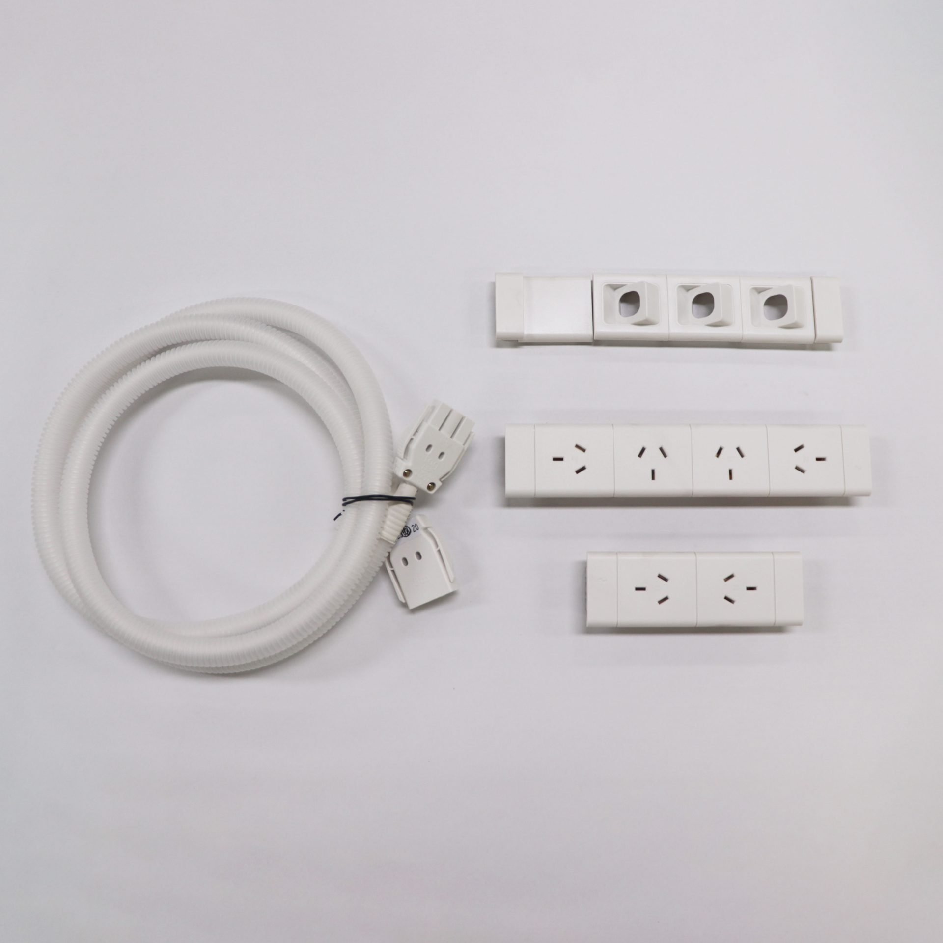 mc_images_b2sw6g3d_1800_wh-scaled-1 Boost+ Power & Data 1500mm - Image 1